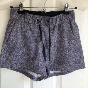 lululemon athletica running shorts sz 4 Womens